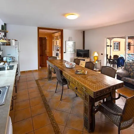 De Luxe Bas Prix Villa *